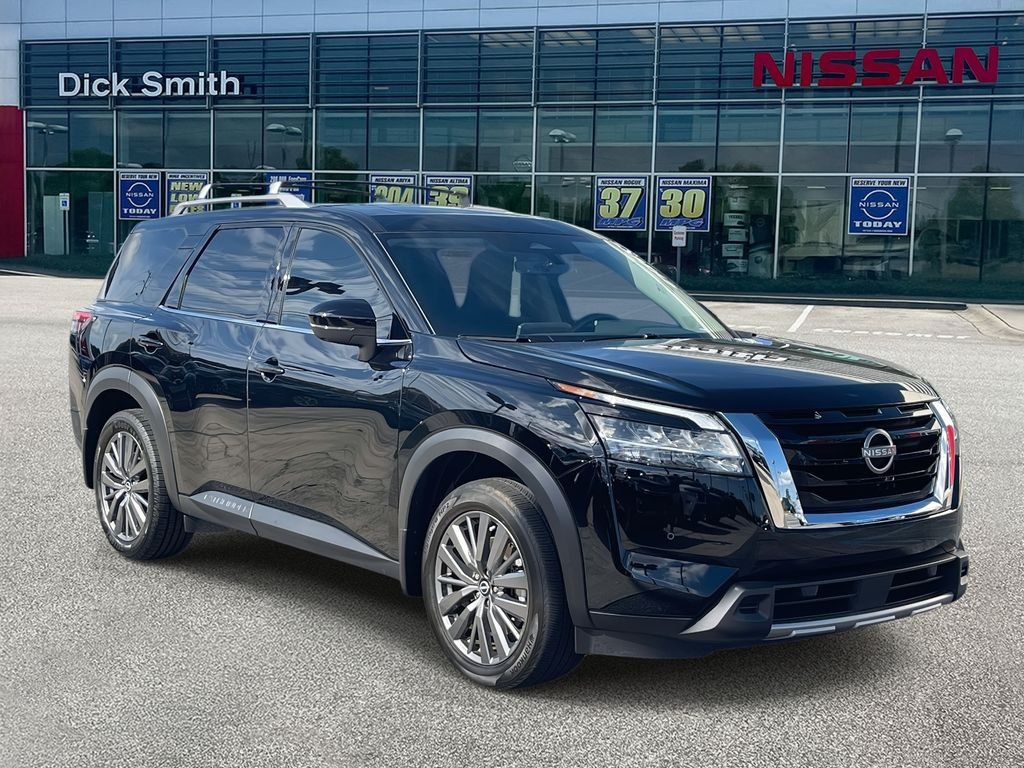 2024 Nissan Pathfinder SL