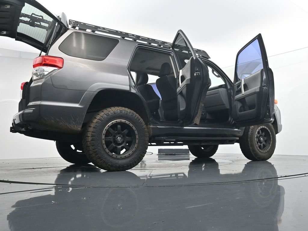Used 2010 Gray Toyota SR5 image 29