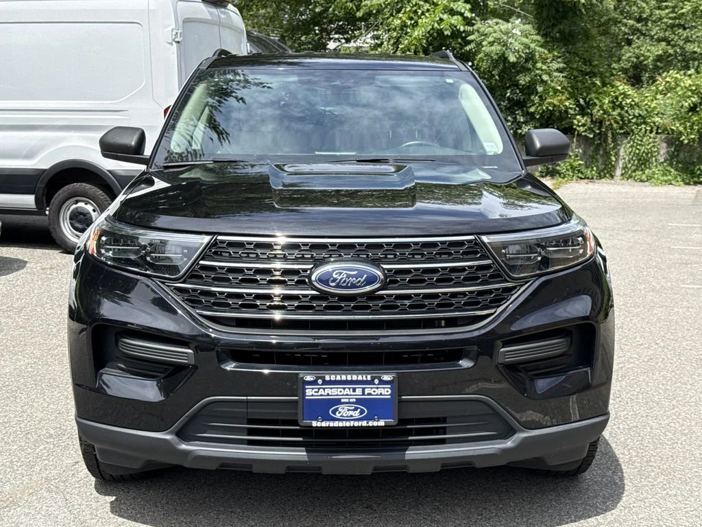 Used 2023 Agate Black Metallic Ford XLT image 2