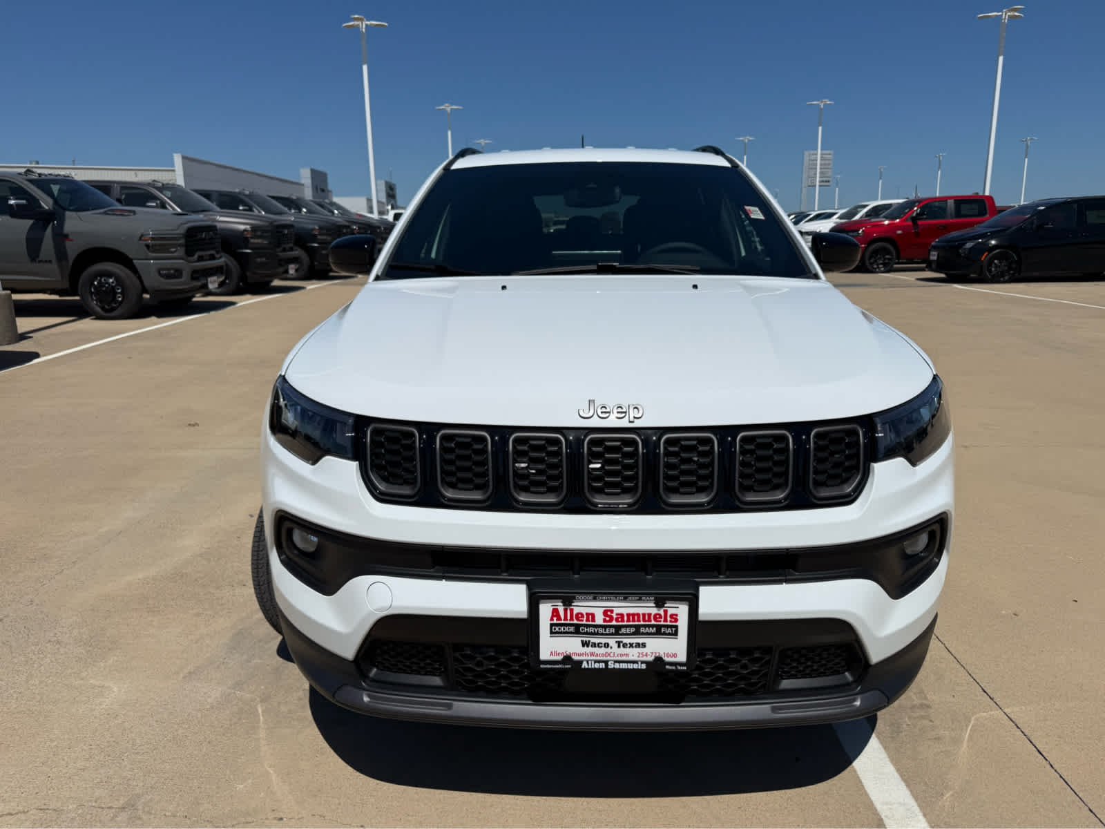 New 2026 Bright White Clearcoat Jeep Latitude Altitude image 3