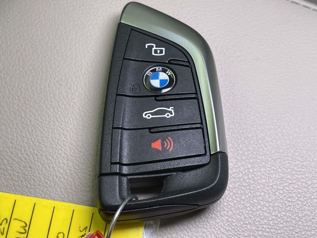 2025 BMW i4 M50 - Photo 40