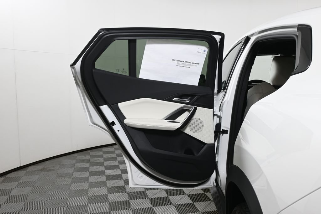 New 2027 Alpine White BMW xDrive28i image 27