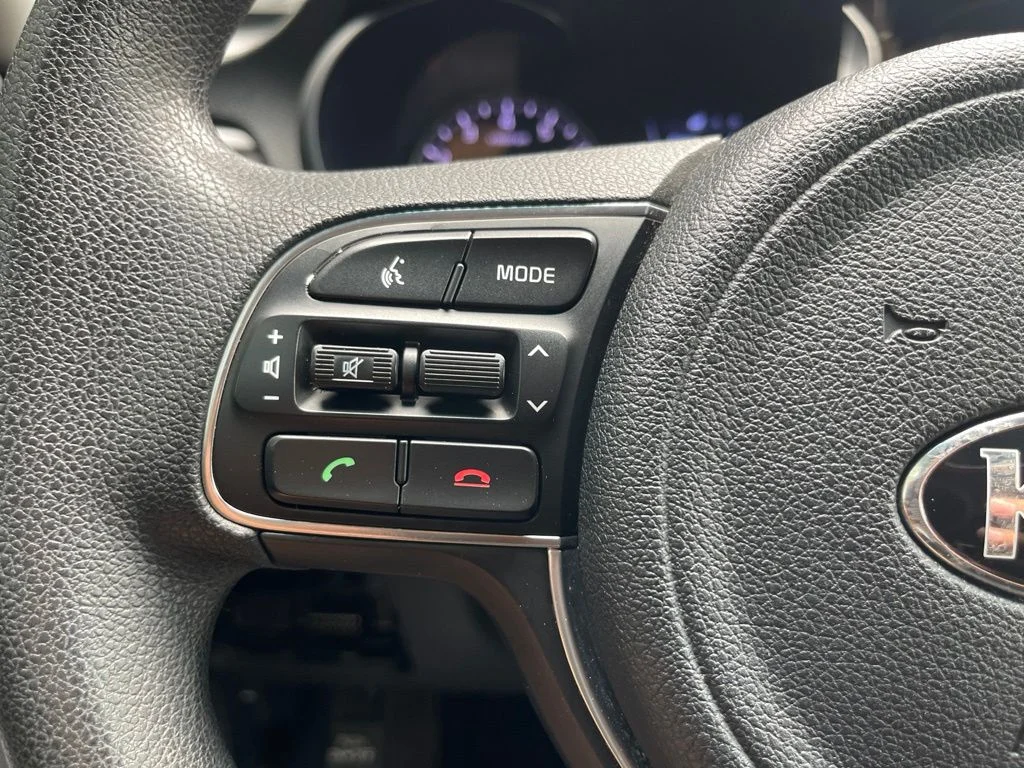 Used 2017 Silver Kia LX image 18