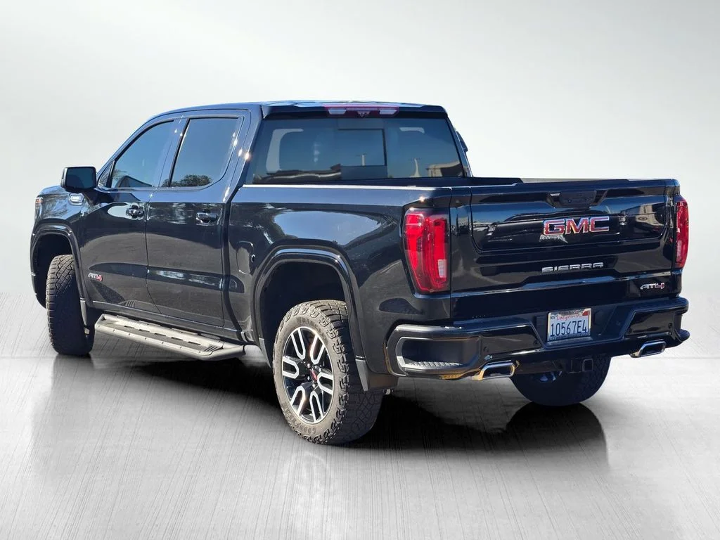Used 2025 Onyx Black GMC AT4 image 8