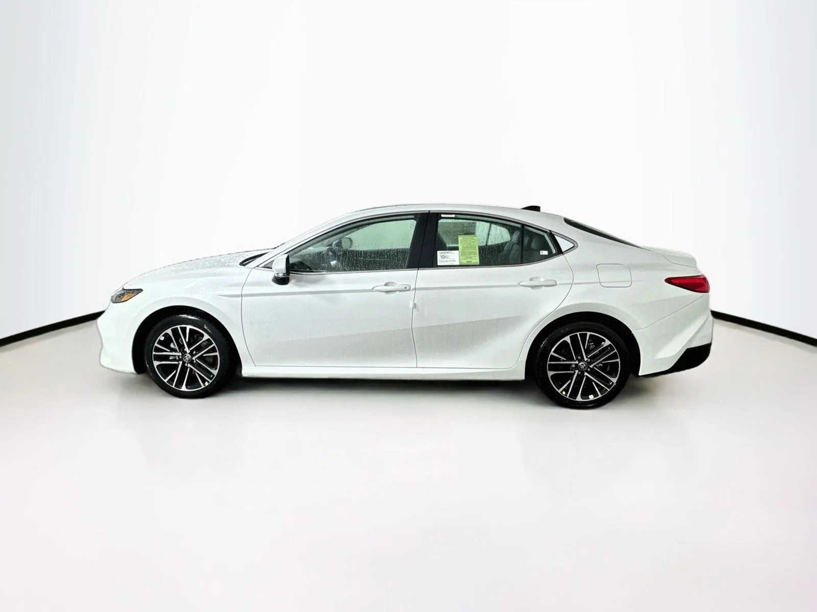 New 2026 Wind Chill Pearl <sup>1</sup> Toyota  XLE AWD image 3