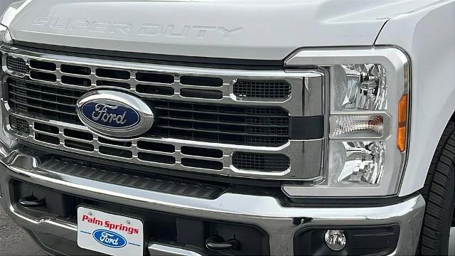 2025 Ford F-350 Super Duty Chassis Cab XLT - Photo 22