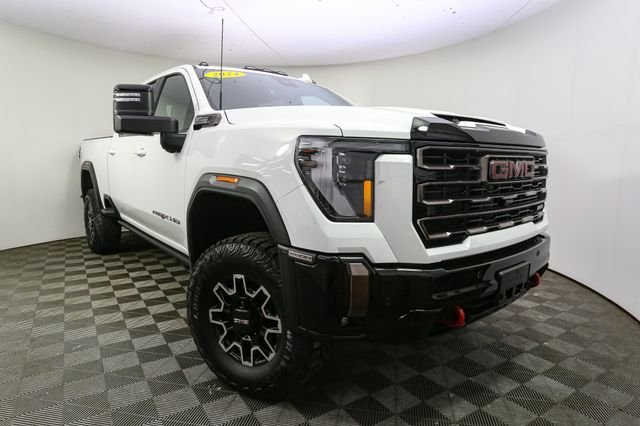 Used 2024 White GMC AT4X image 3