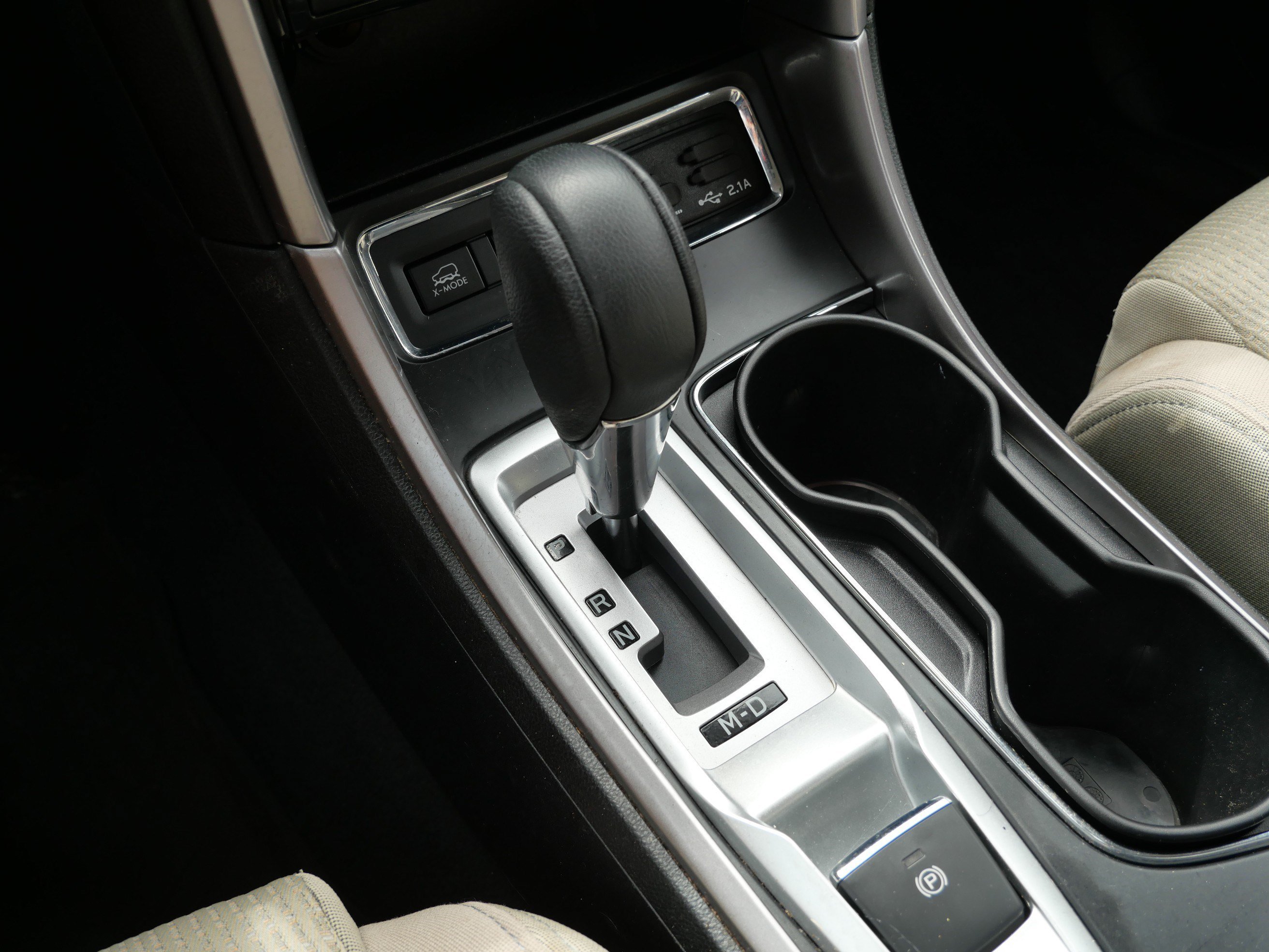 Used 2022 Crystal White Pearl Subaru Premium image 24