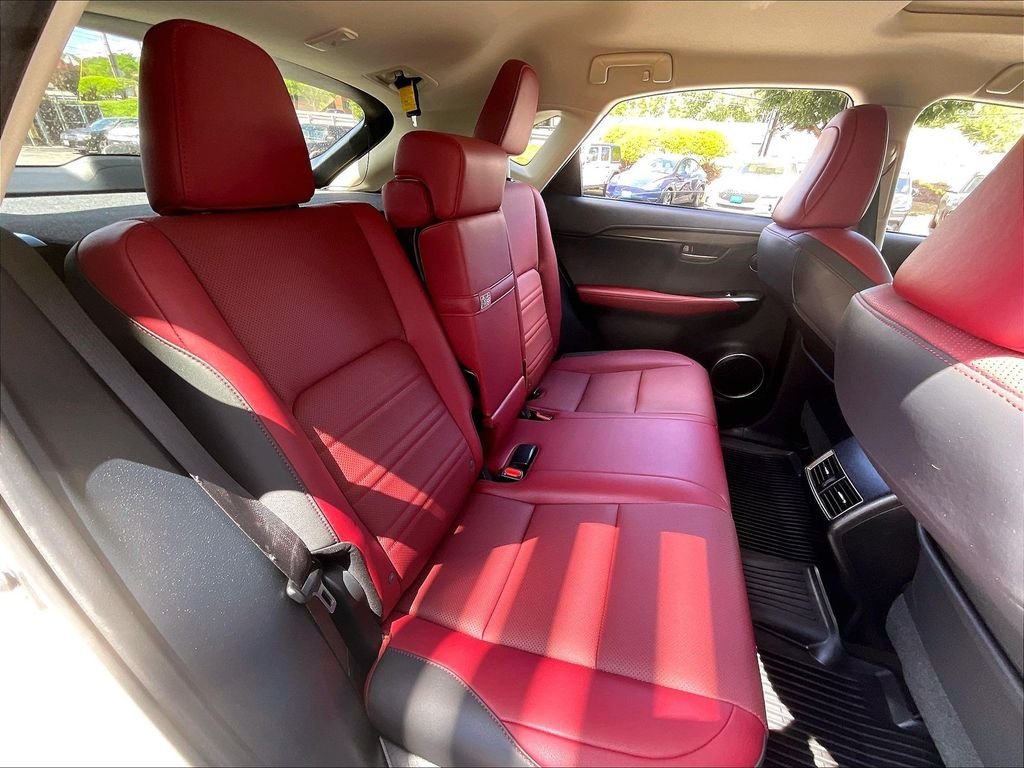 Used 2021 White Lexus 300h image 16