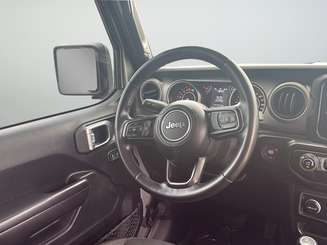 Used 2020 Silver Jeep Sport S image 38