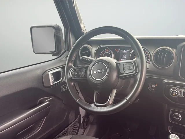 Used 2020 Silver Jeep Sport S image 38