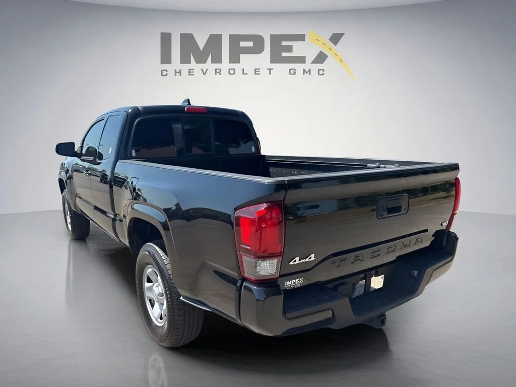 Used 2023  Toyota SR image 3