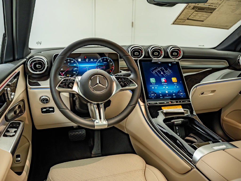 New 2027 Polar White Mercedes-Benz GLC 300 image 32
