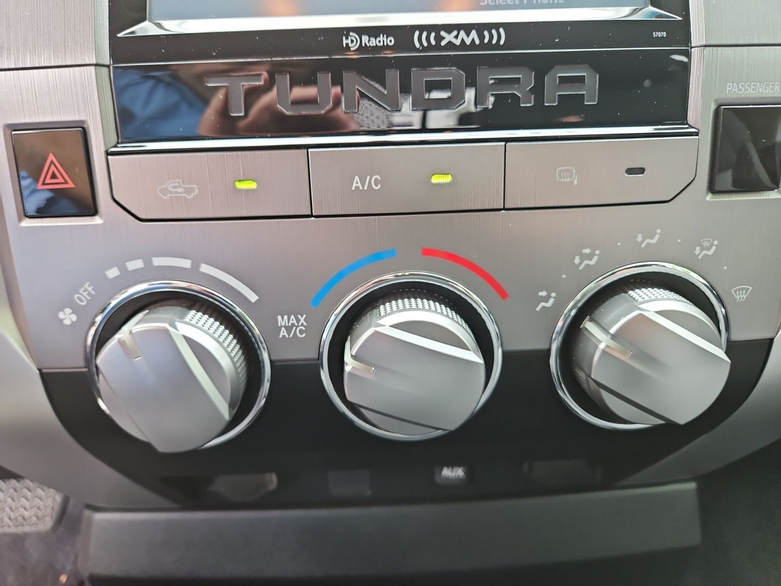 Used 2014 Red Toyota SR5 image 27