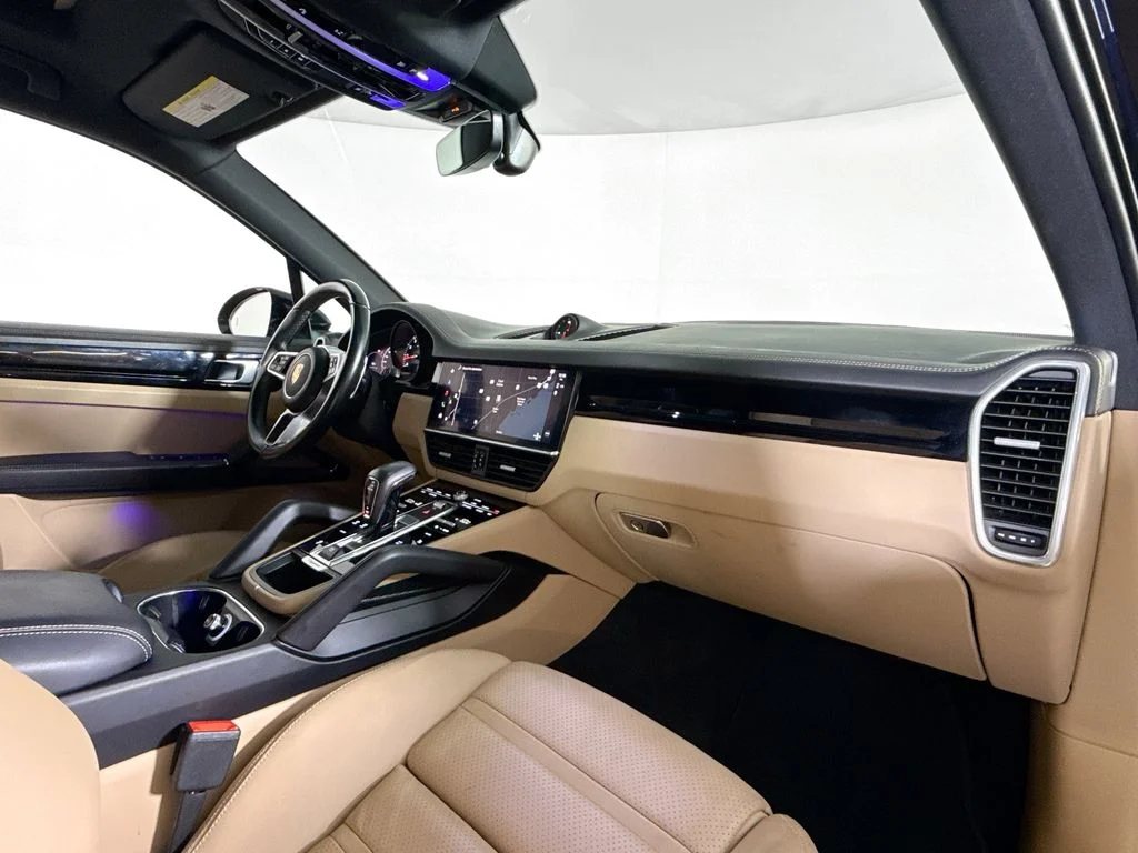 Used 2023 Moonlight Blue Metallic Porsche  image 17