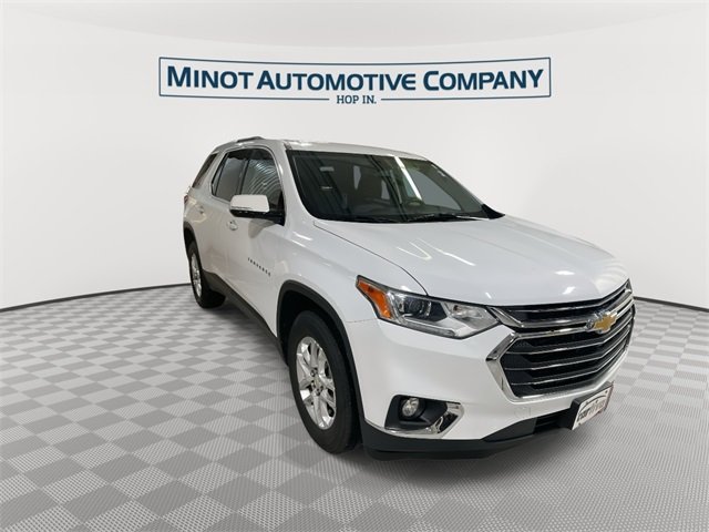 Used 2018 Chevrolet Traverse 1LT with VIN 1GNEVGKW2JJ273574 for sale in Minot, ND