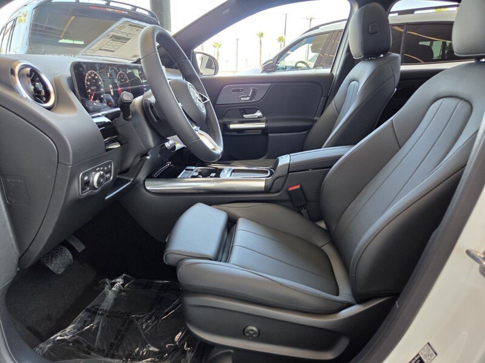 New 2026 Polar White Mercedes-Benz GLA 250 SUV image 11