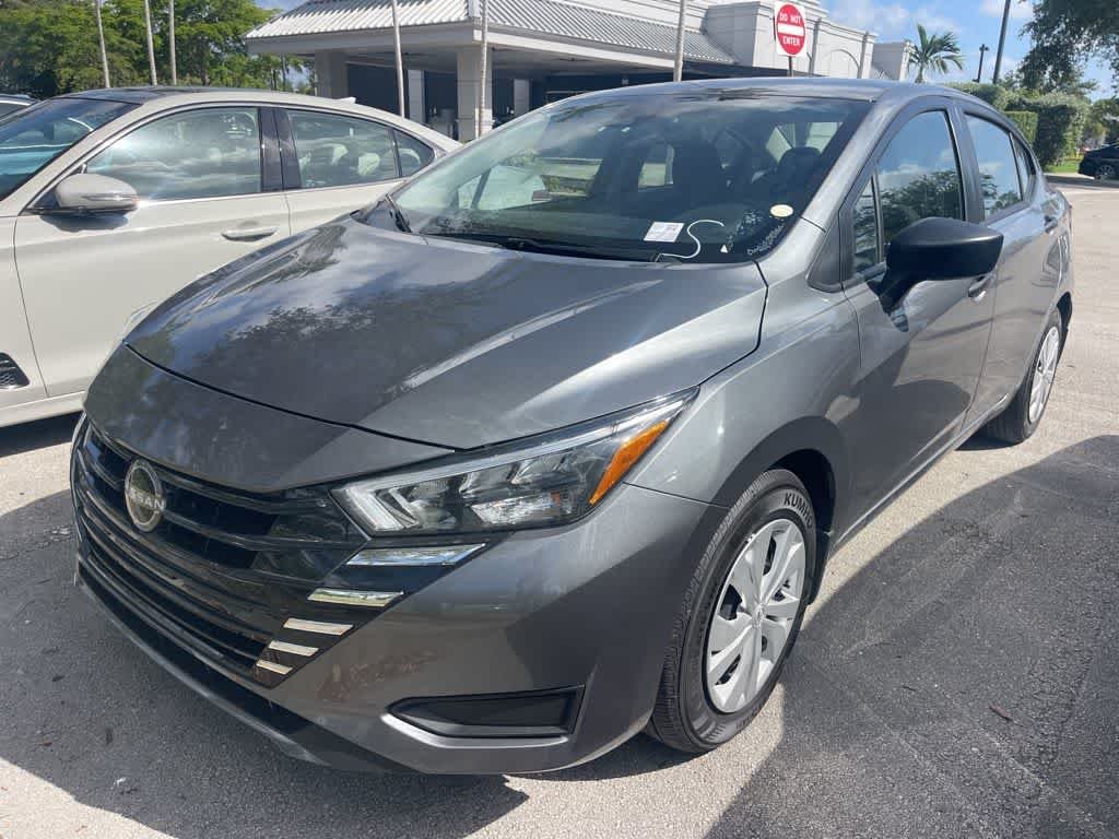 2025 Nissan Versa 1.6 S CVT's photo
