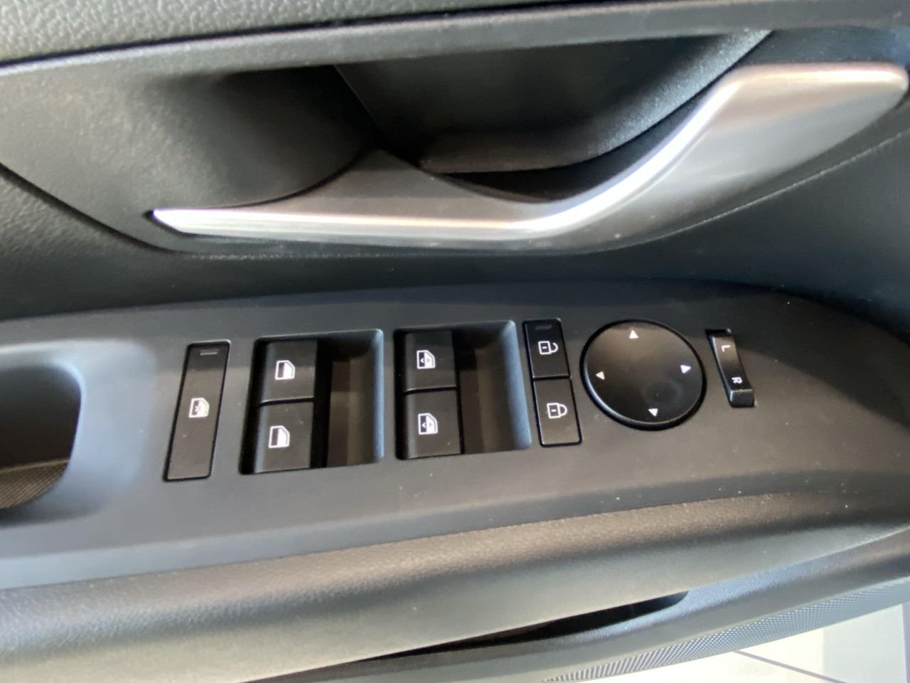 New 2026 Serenity White Pearl Hyundai SEL FWD image 17