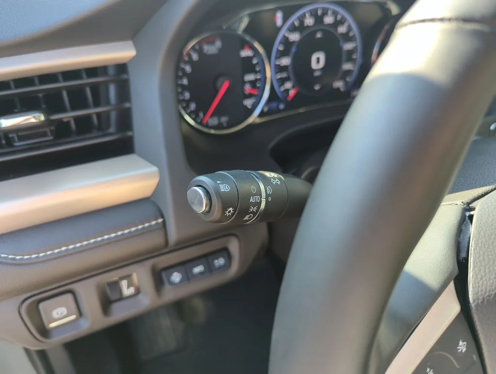 Used 2023 Silver GMC Denali image 20