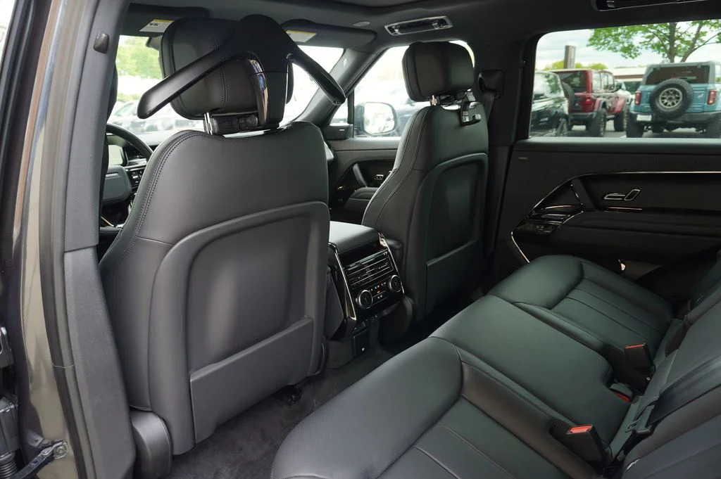 New 2026 Carpathian Grey Land Rover Dynamic SE image 33