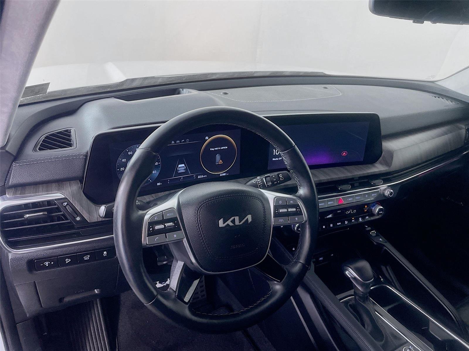 Used 2024 Glacial White Pearl Kia SX-Prestige image 13