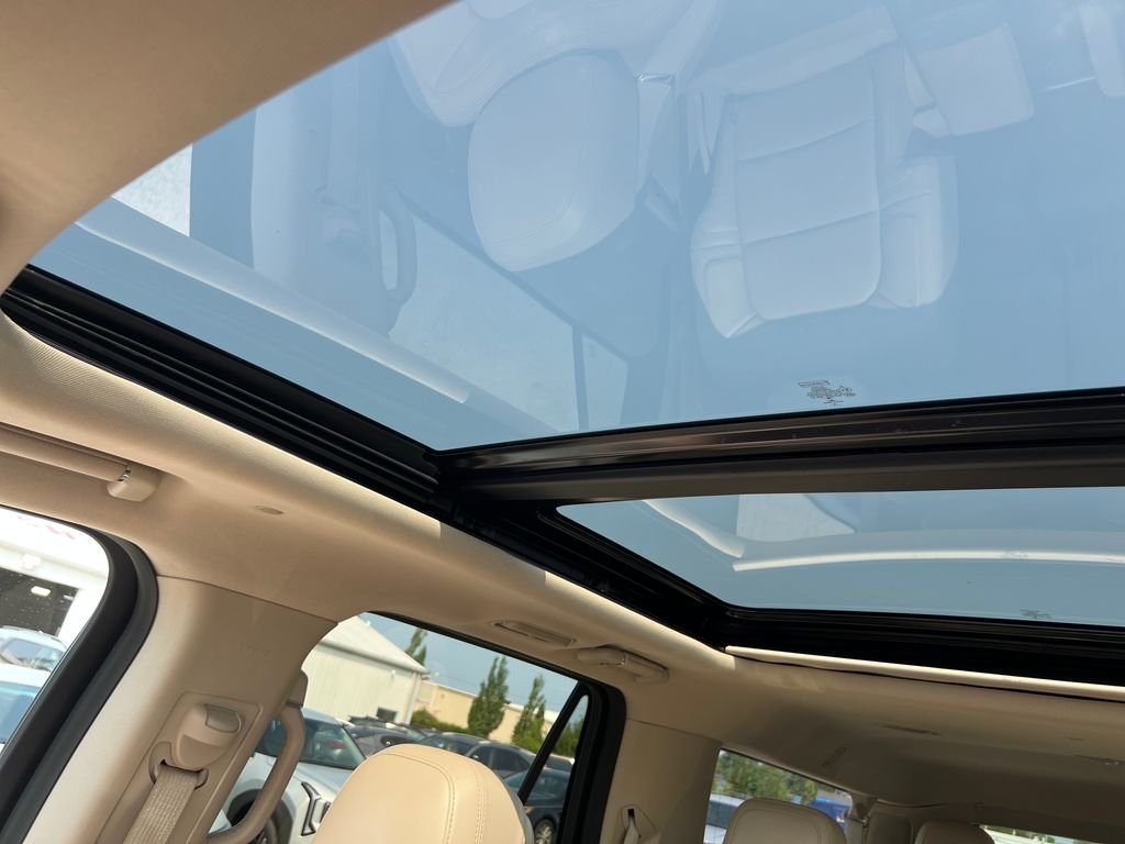 Used 2020 Black Lincoln Reserve image 24