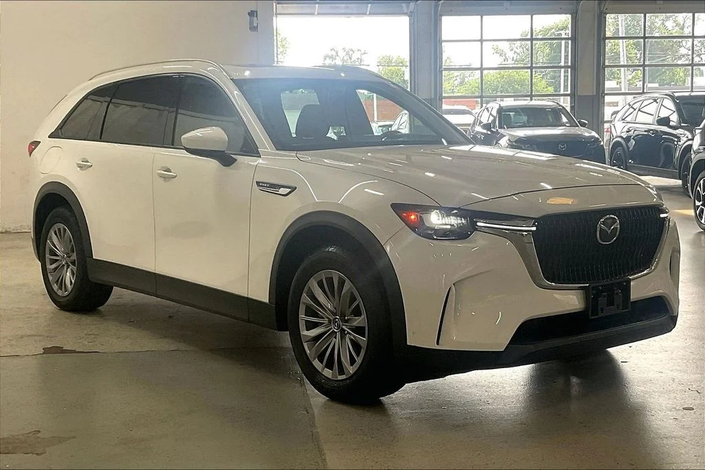 Used 2024 White Mazda Preferred image 35