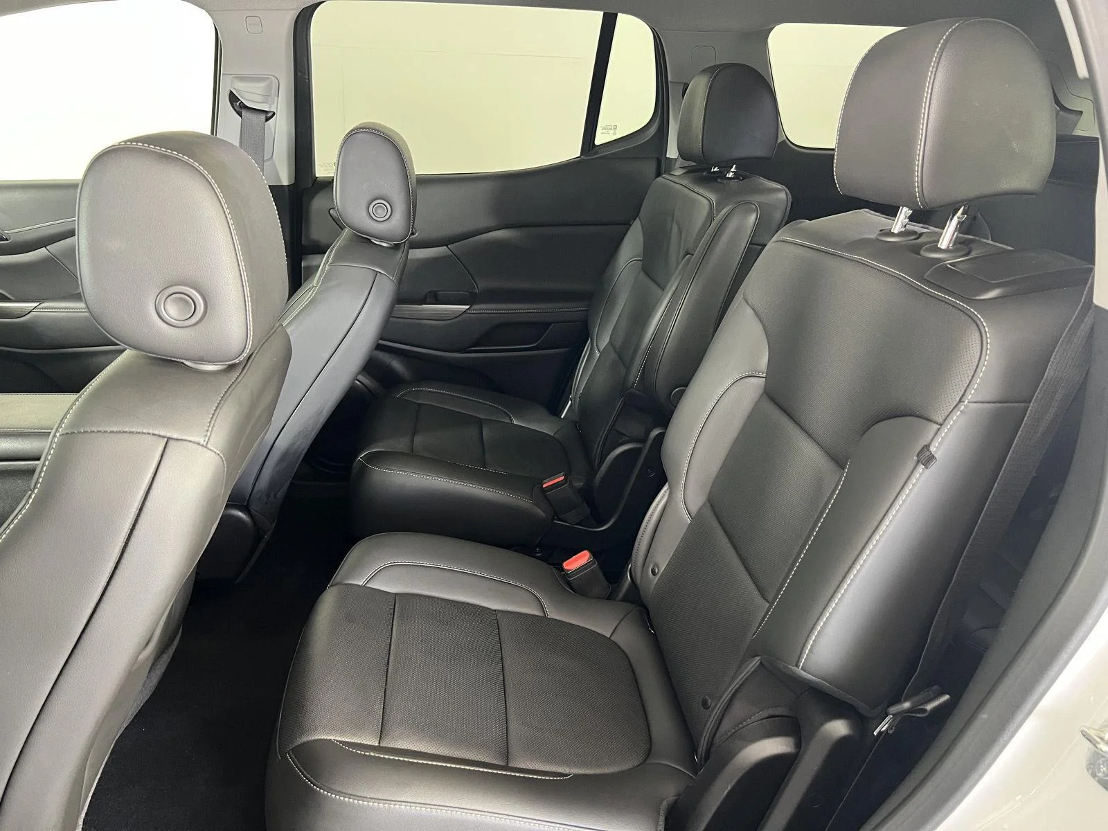 Used 2023 Summit White GMC SLT image 29