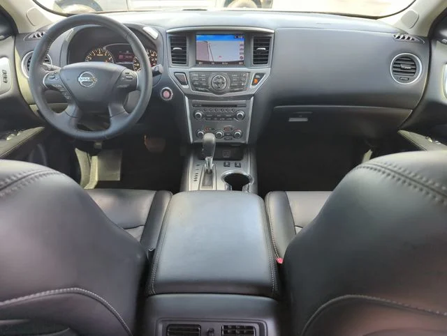 Used 2019 Brown Nissan SL image 25