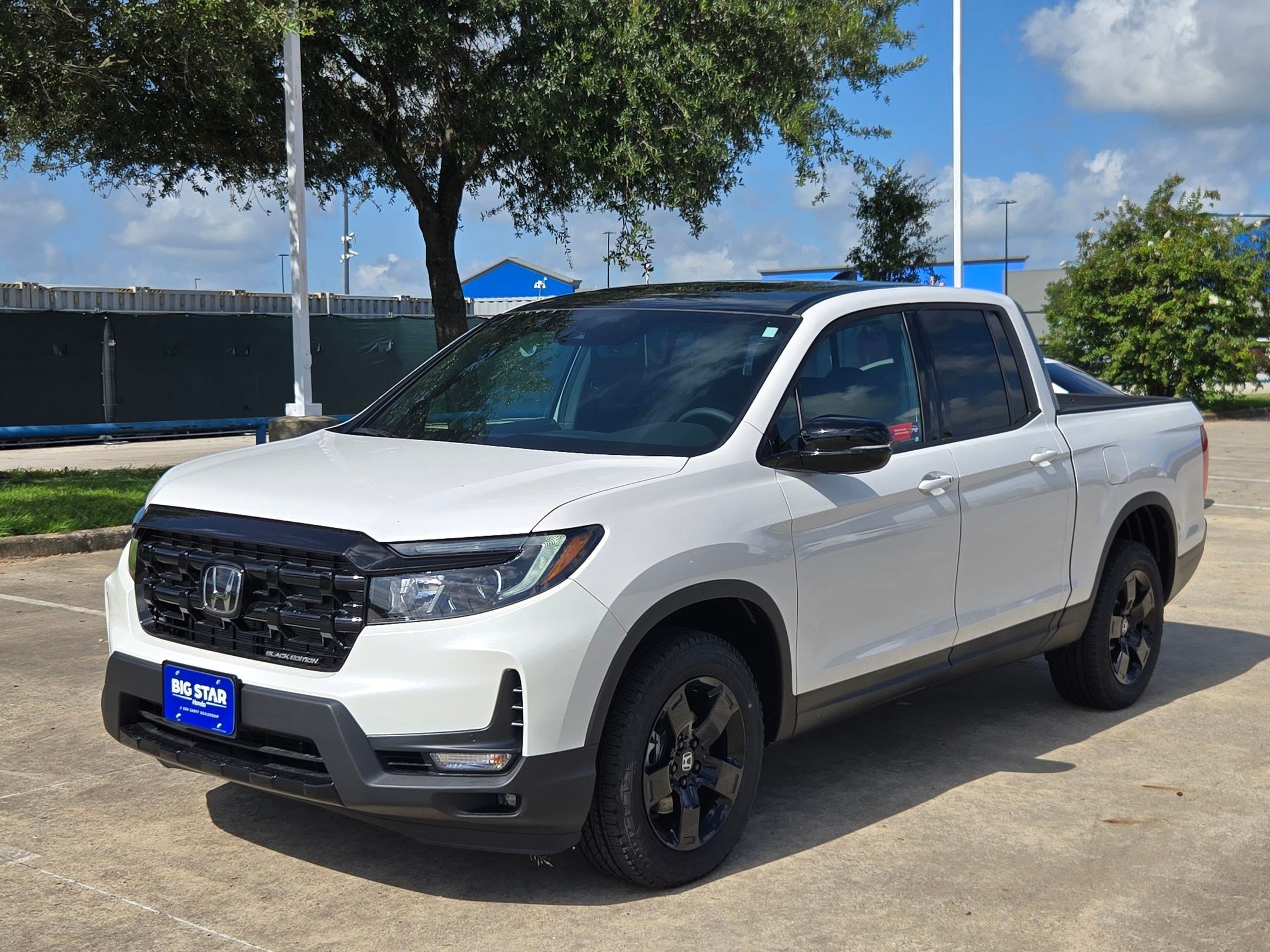 New 2026 Platinum White Pearl Honda Black Edition Two-Tone image 7