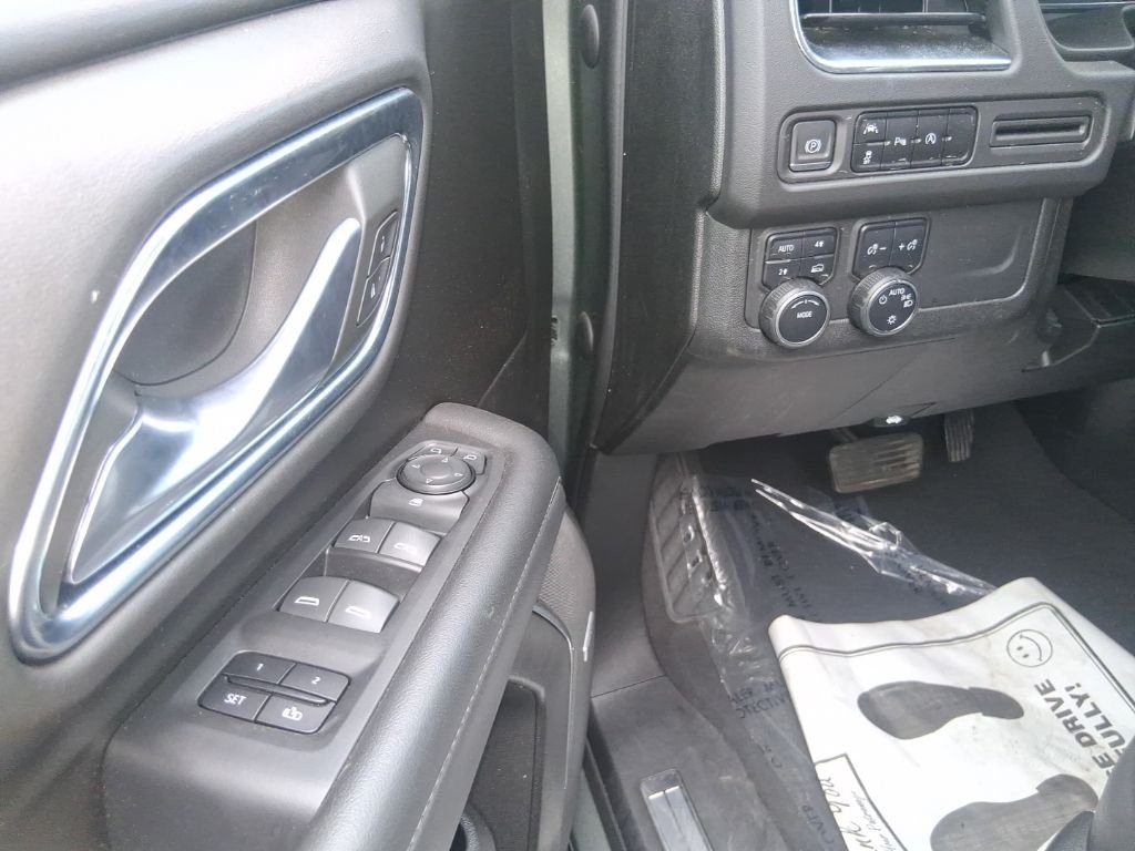 Used 2023 Green Chevrolet LT image 6