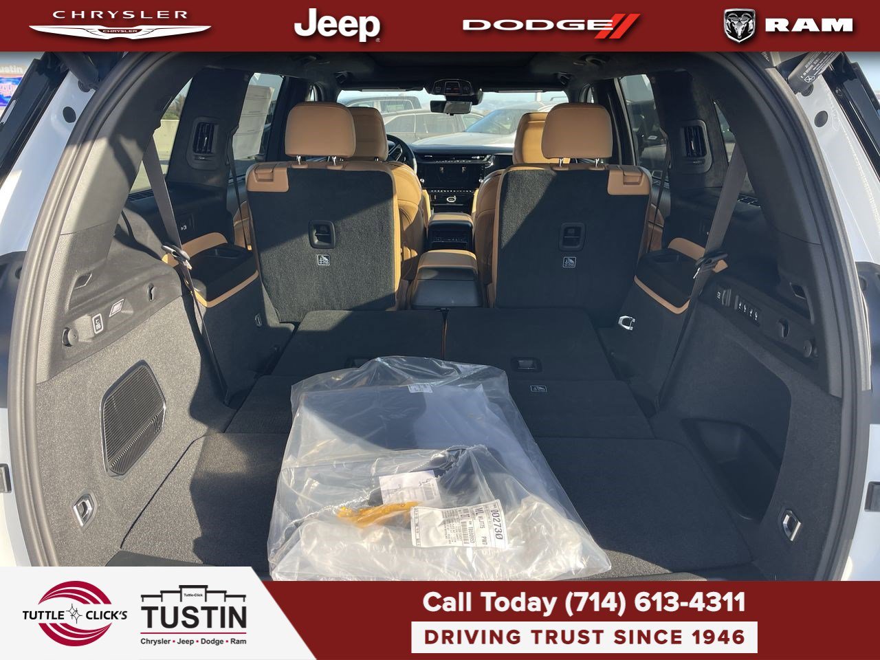 New 2026 Bright White Clear-Coat Exterior Paint Jeep Summit image 27