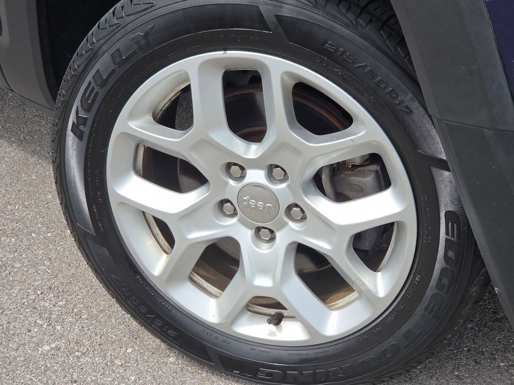 Used 2018 Jetset Blue Jeep Sport image 17