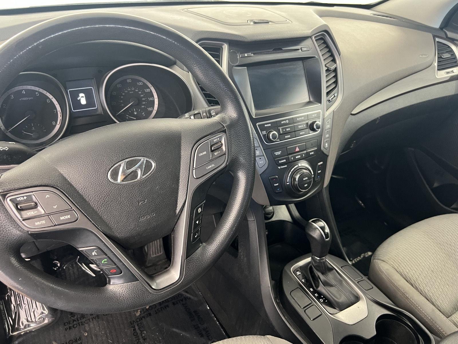 2017 Hyundai Santa Fe SE - Photo 21
