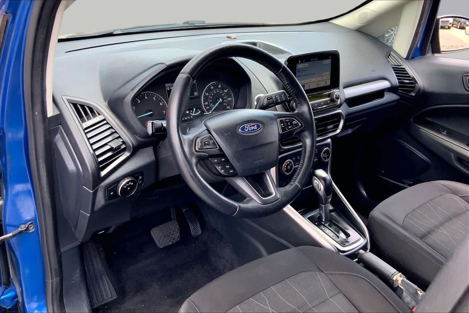 Used 2018 Lightning Blue Metallic Ford SE image 18