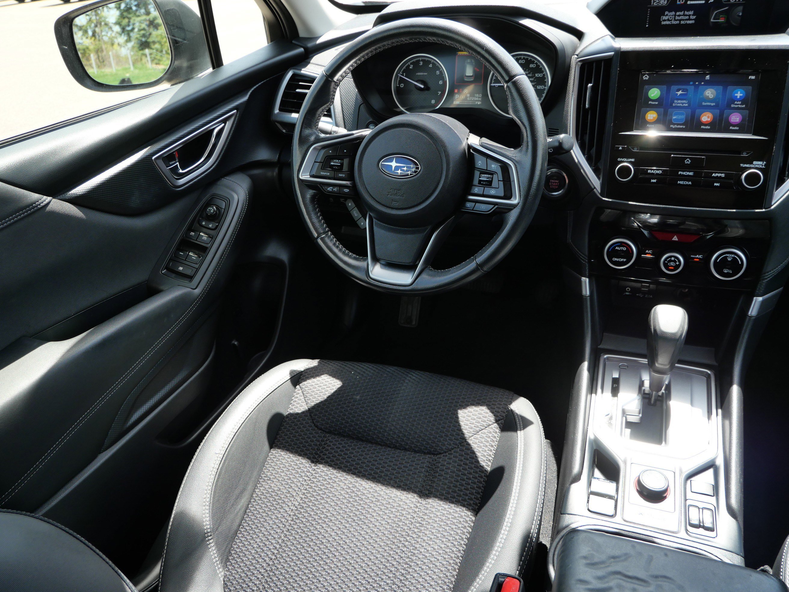 Used 2022 Ice Silver Metallic Subaru Premium image 9