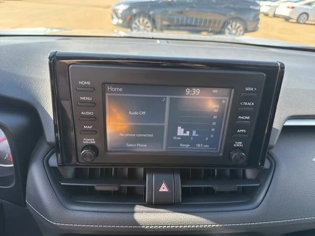 2019 Toyota RAV4 LE - Photo 24