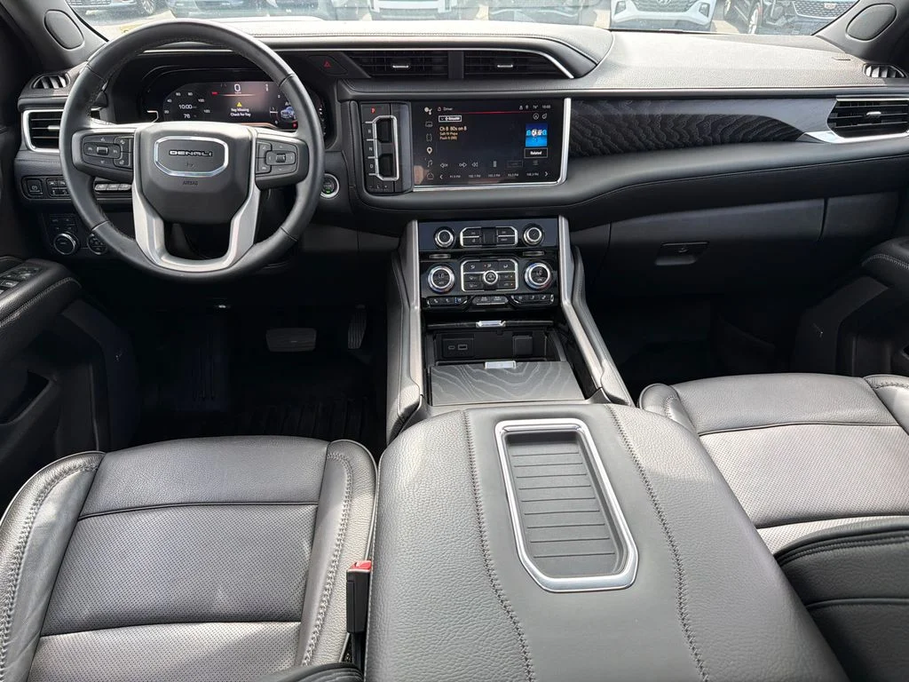 Used 2024 White GMC Denali image 23