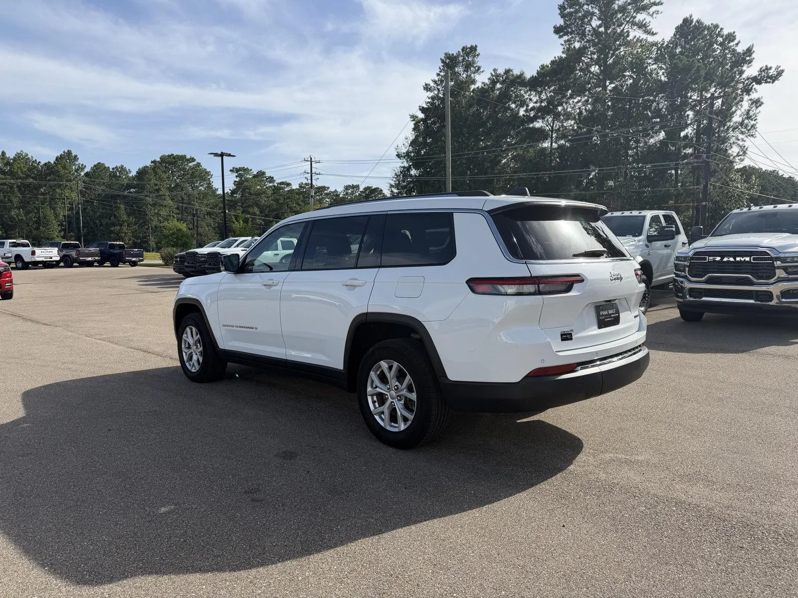Used 2023 Bright White Clearcoat Jeep Limited image 4