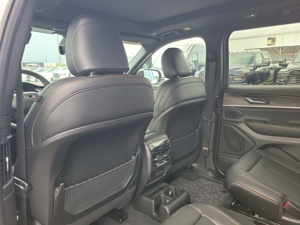 New 2026 Bright White Clearcoat Jeep  image 13