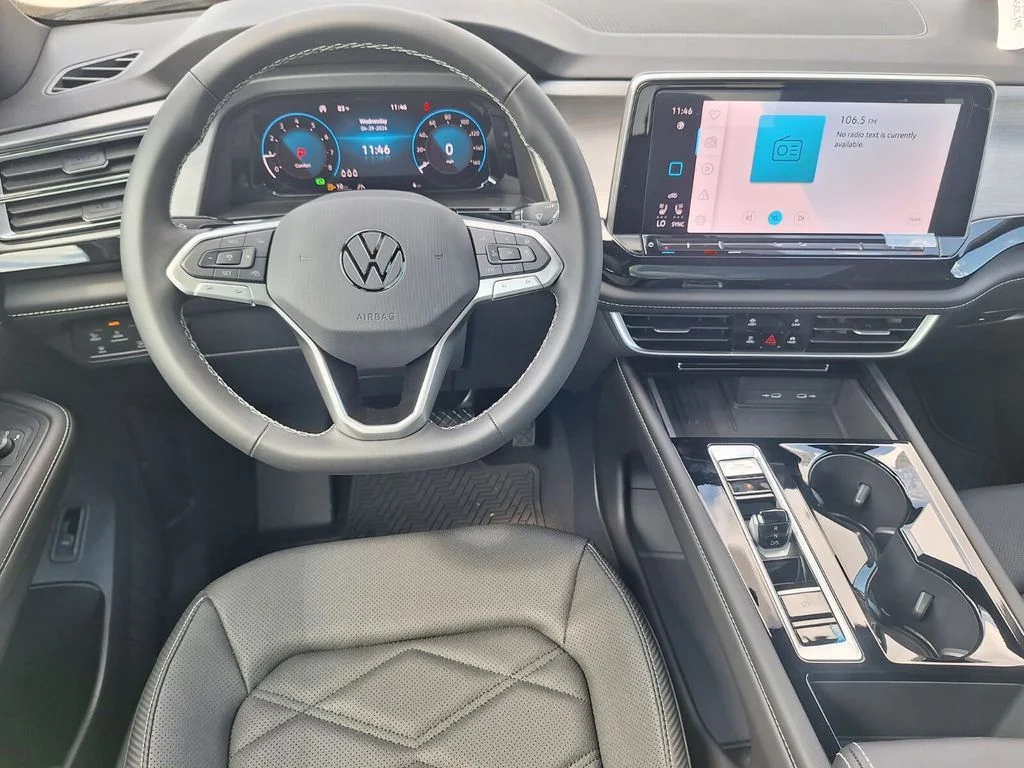 New 2026 Black Volkswagen 2.0T SE w/Technology image 22