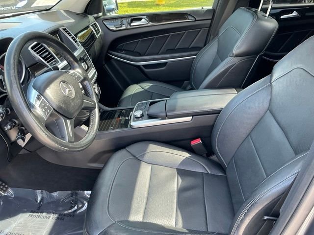 Used 2016 Gray Mercedes-Benz GL 550 image 49