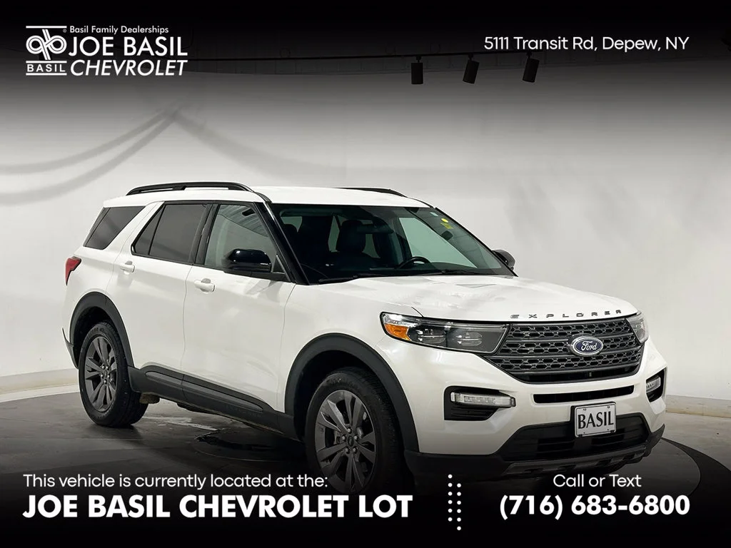 Used 2022 White Ford XLT image 1