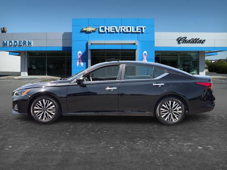 Used 2024 Black Nissan 2.5 SV image 2