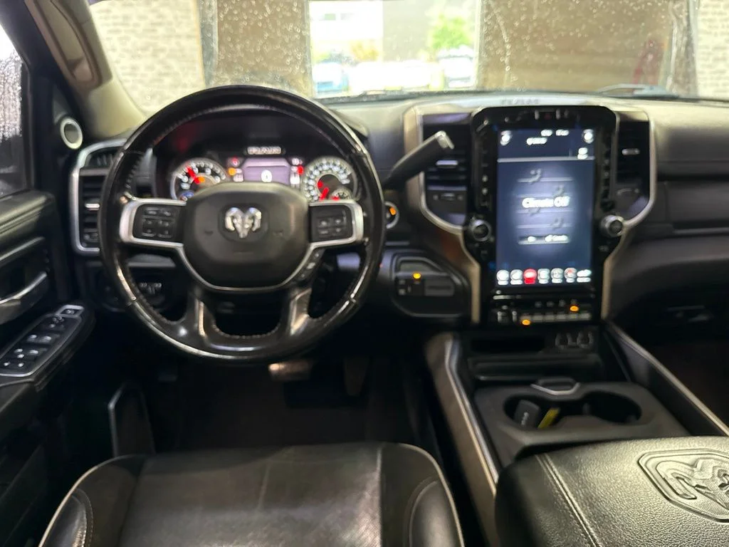 Used 2020 Diamond Black Crystal Pearlcoat Ram Laramie image 15