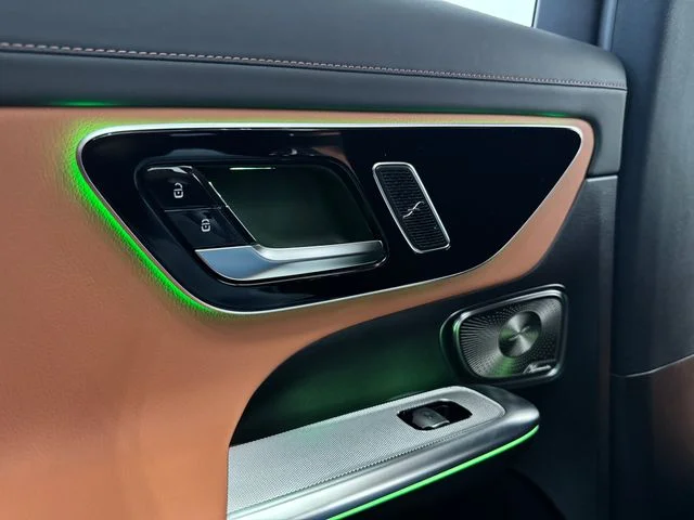 New 2027 Gray Mercedes-Benz GLC 300 image 39