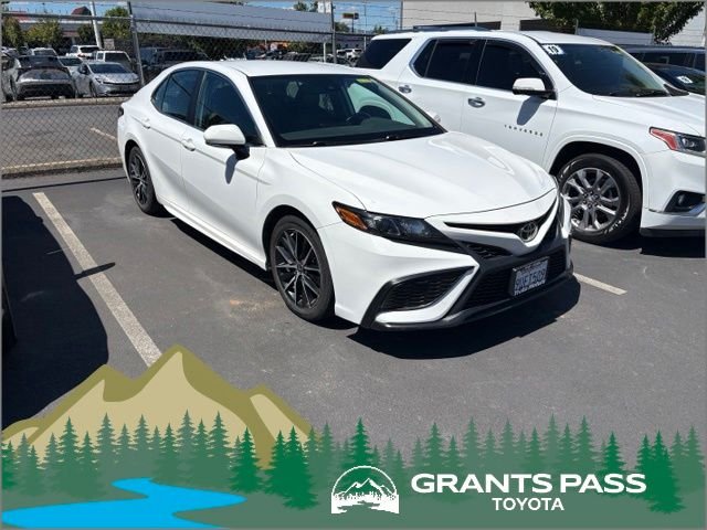 Used 2022 White Toyota SE image 1