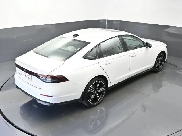 Used 2026 White Honda SE image 43