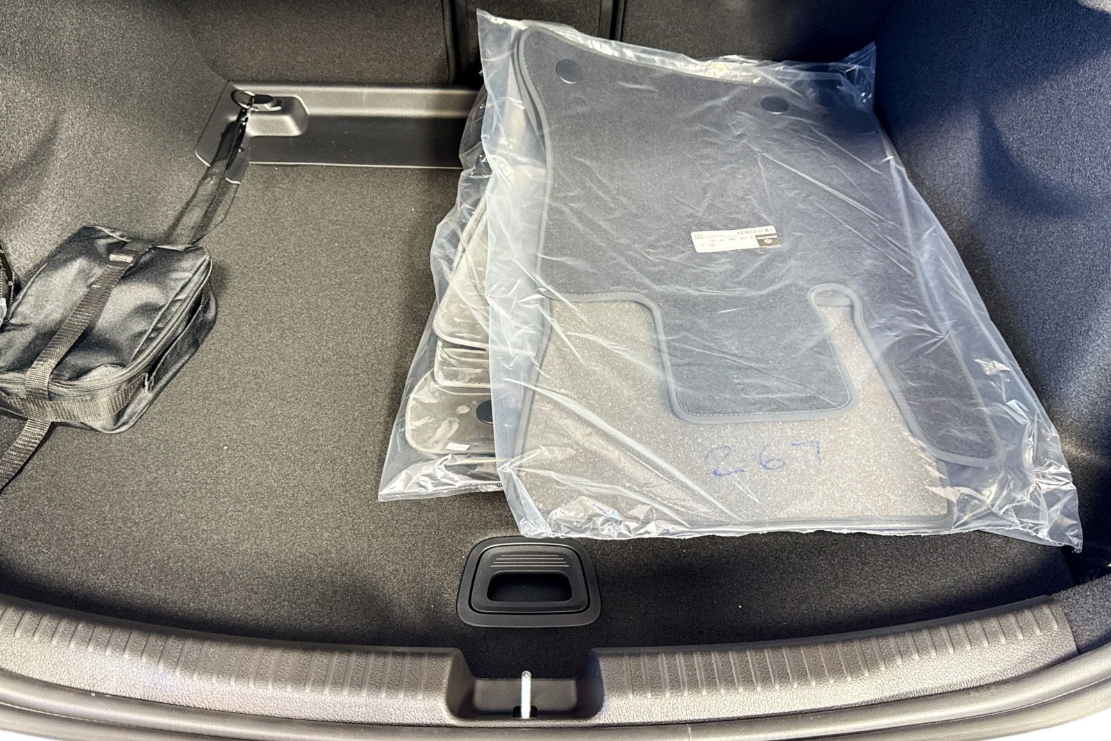 New 2026 Cirrus Silver Metallic Mercedes-Benz C 300 image 24